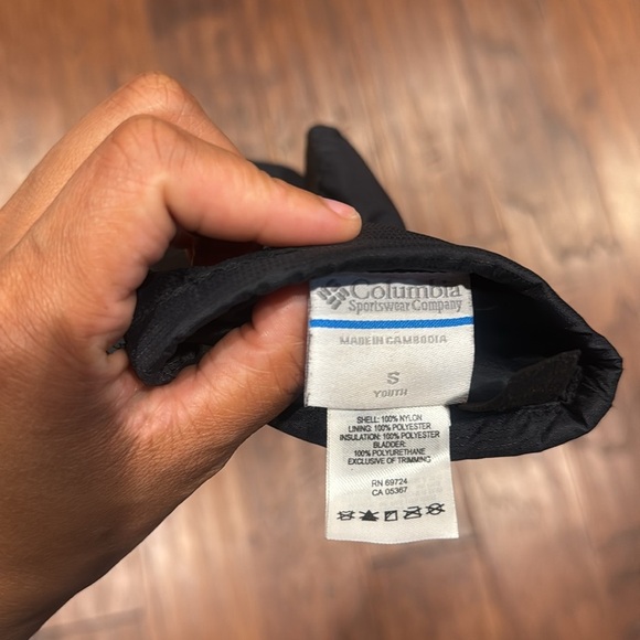 Youth Small - Columbia Black Insulated Mittens - Picture 6 of 9
